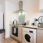 Stylish 1 Bed - Town Centre, 6 公寓