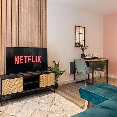 Stylish 1 Bed - Town Centre, 6