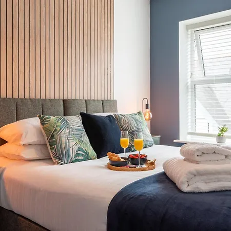 Stylish 1 Bed - Town Centre, 6 *