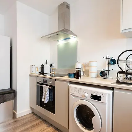 Stylish 1 Bed - Town Centre, 6 דירה